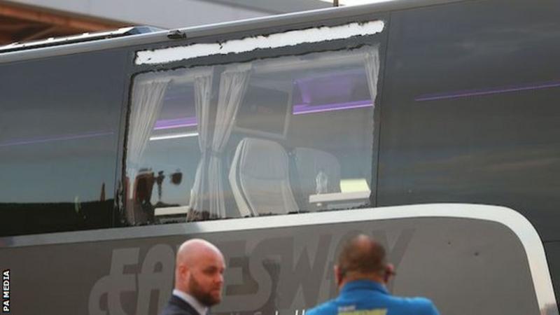 “E papranueshme dhe turpshme”, tifozët sulmojnë autobusin e Real Madrid