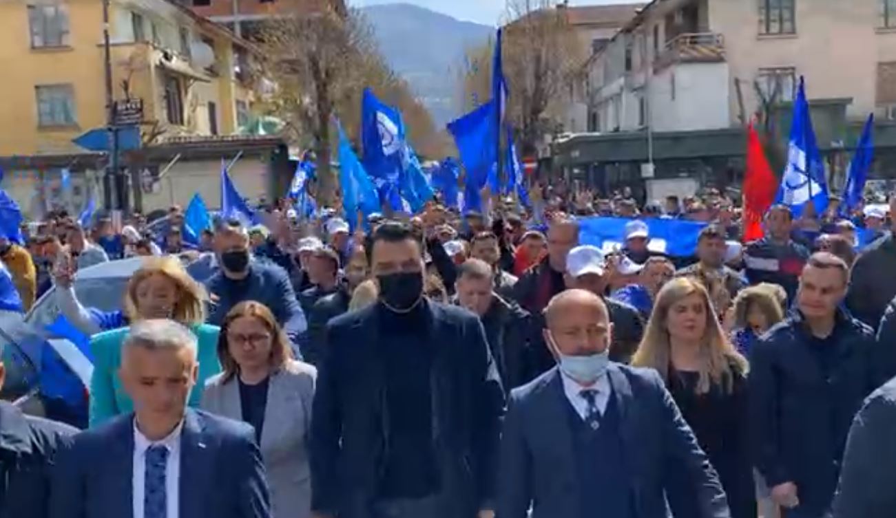 “Uragan e shpresë”, Basha në Peshkopi: Le të jemi ne korrierët e ndryshimit që po vjen për shqiptarët