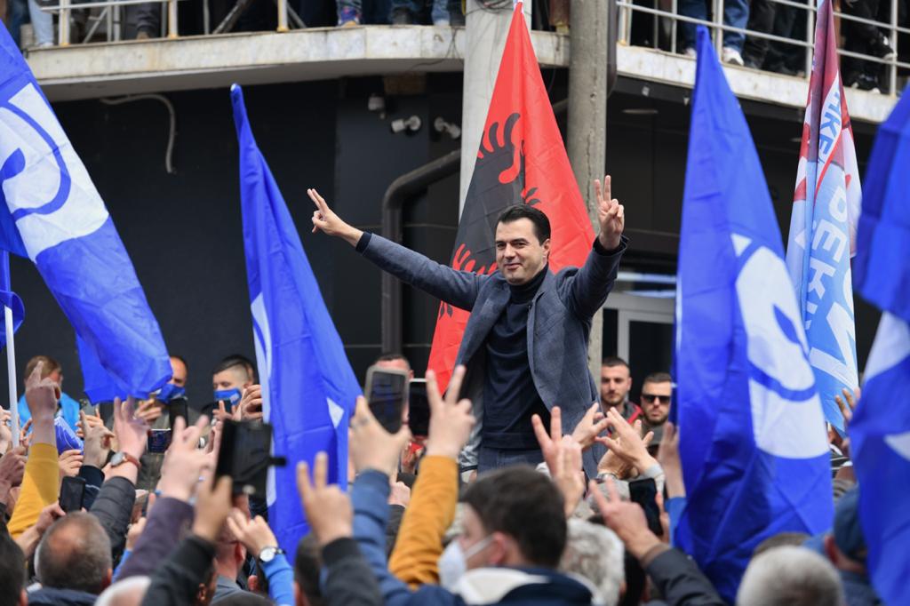 “Kurrë nuk e kam parë Maqellarën kaq plot”, Basha: Ftoj dibranët t’i bashkohen ndryshimit