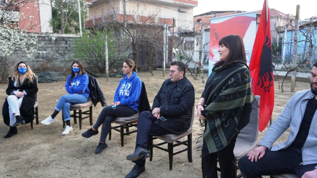 Mediu në takim me qytetarët: Duhet të bashkojmë forcat, shqiptarët se meritojnë këtë