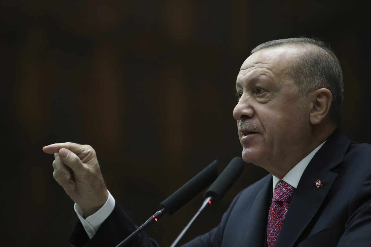 Presidenti i Turqisë Erdogan do të “pushtojë” hënën