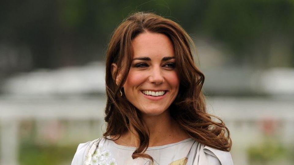 A duhet të jetë Kate Middleton mbretëresha e ardhshme?