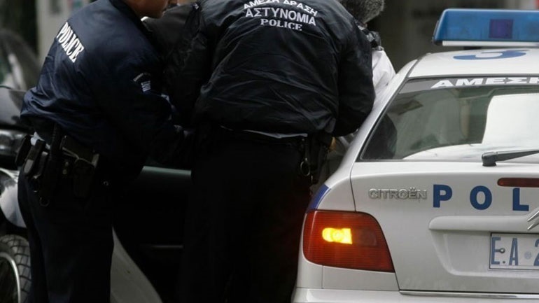 Dy shqiptarë arrestohen për trafik kokaine në Greqi