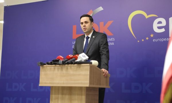 Kreu i LDK-së: Nëse Kurti nuk tërheq projektligjin, e dërgon vendin në zgjedhje