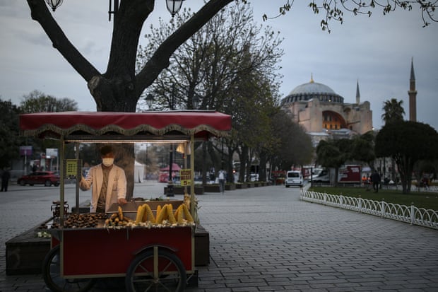 Mbi 62 mijë raste të reja me Covid në Turqi dhe 279 viktima në 24 orë