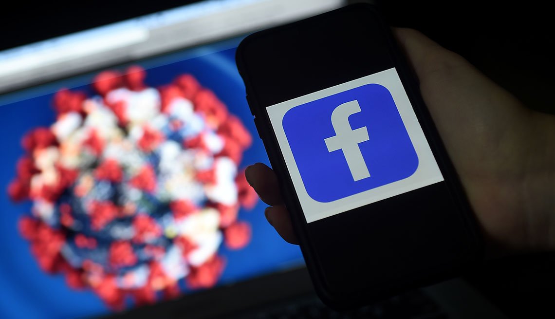 Facebook heq dorë nga bllokimi i postimeve për origjinën e Covid-19 në laborator