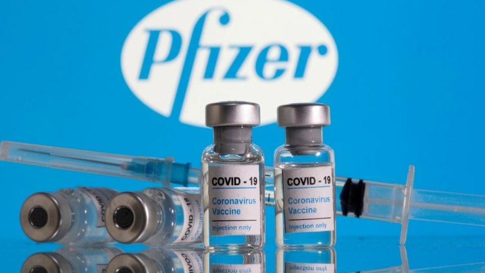 Singapori miraton Pfizer për grupmoshat 12 deri në 15 vjeç