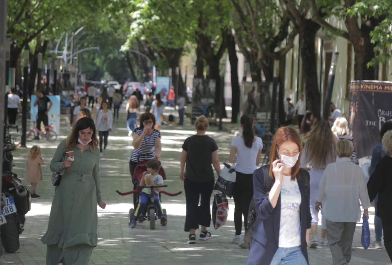 Maska, dasmë apo ditëlindje? Prej 5 ditësh masat e Komitetit Teknik kanë rënë