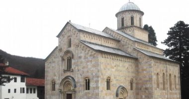 Udhëheqësit e Manastirit të Deçanit nuk pranojnë dialog me Kurtin