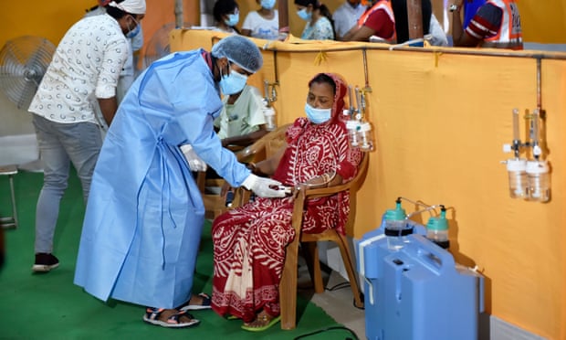 Mbi 300 mijë raste me Covid-19 në Indi në 24 orë