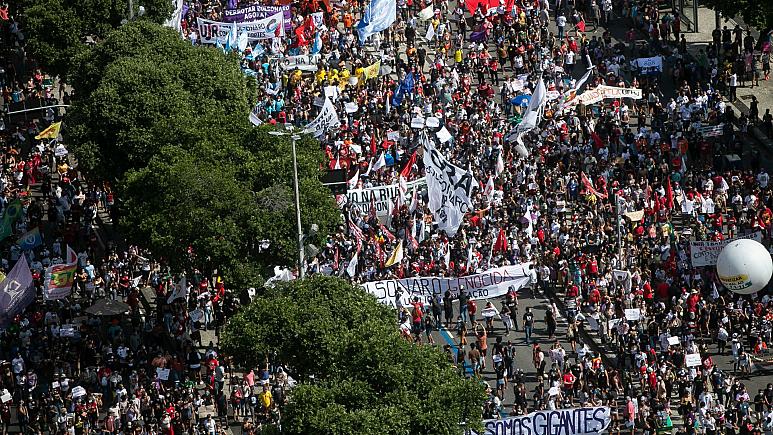 Keqmenaxhimi i pandemisë, protesta në Brazil kundër Bolsonaro