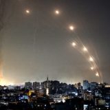 “Iron Dome”, të pathënat e sistemit raketor që po mbron qiellin e Izraelit