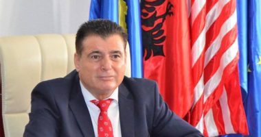 “Sa të jem unë drejtor, askush me shami nuk do punësohet…”, pas deklaratës shkarkohet drejtori