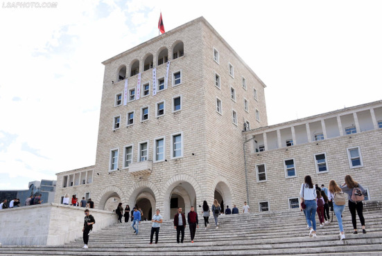 “Tarifa nuk ulet”, Lëvizja për Universitetin kundër Rektorit: Hiqeni ose do të dalim në protestë