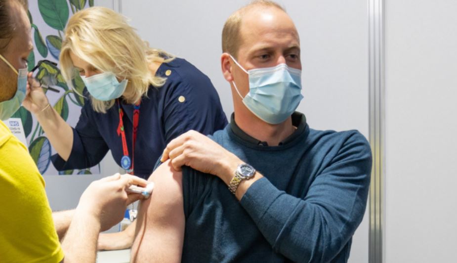 Princ William mer dozën e parë të një vaksinë kundër Covid-19