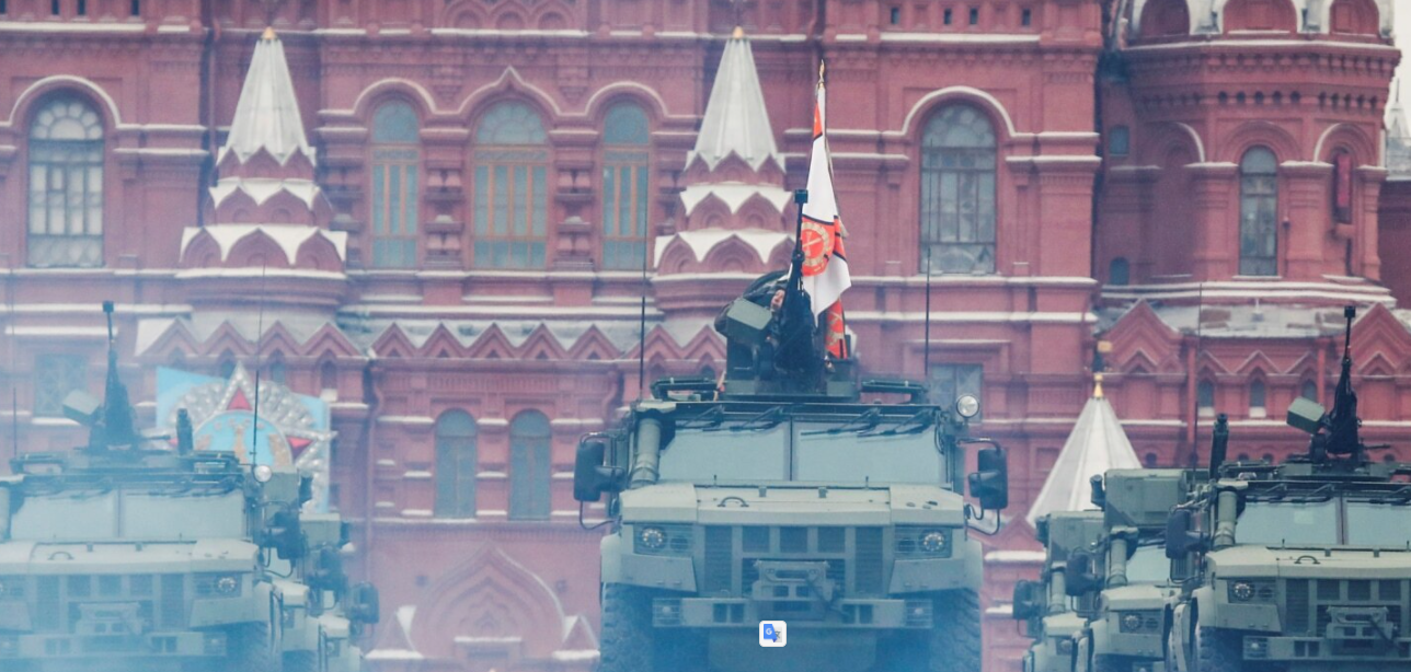 Rusia tregon fuqinë, 200 makina ushtarake në sheshin e kuq të Moskës, qielli mbushet me avionë