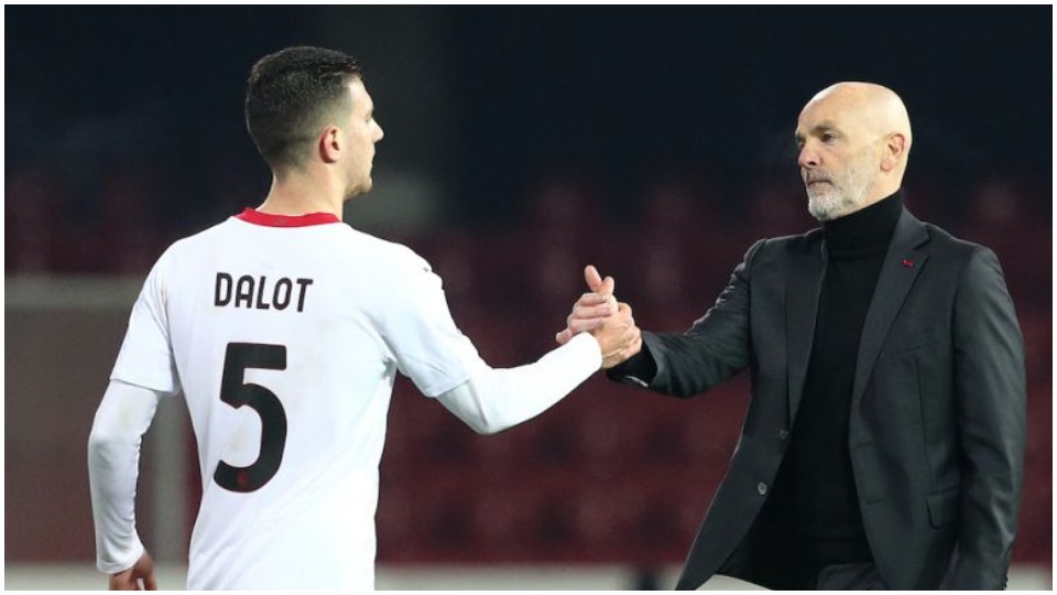 Dortmund “pazar” tek United, tenton Diogo Dalot në huazim