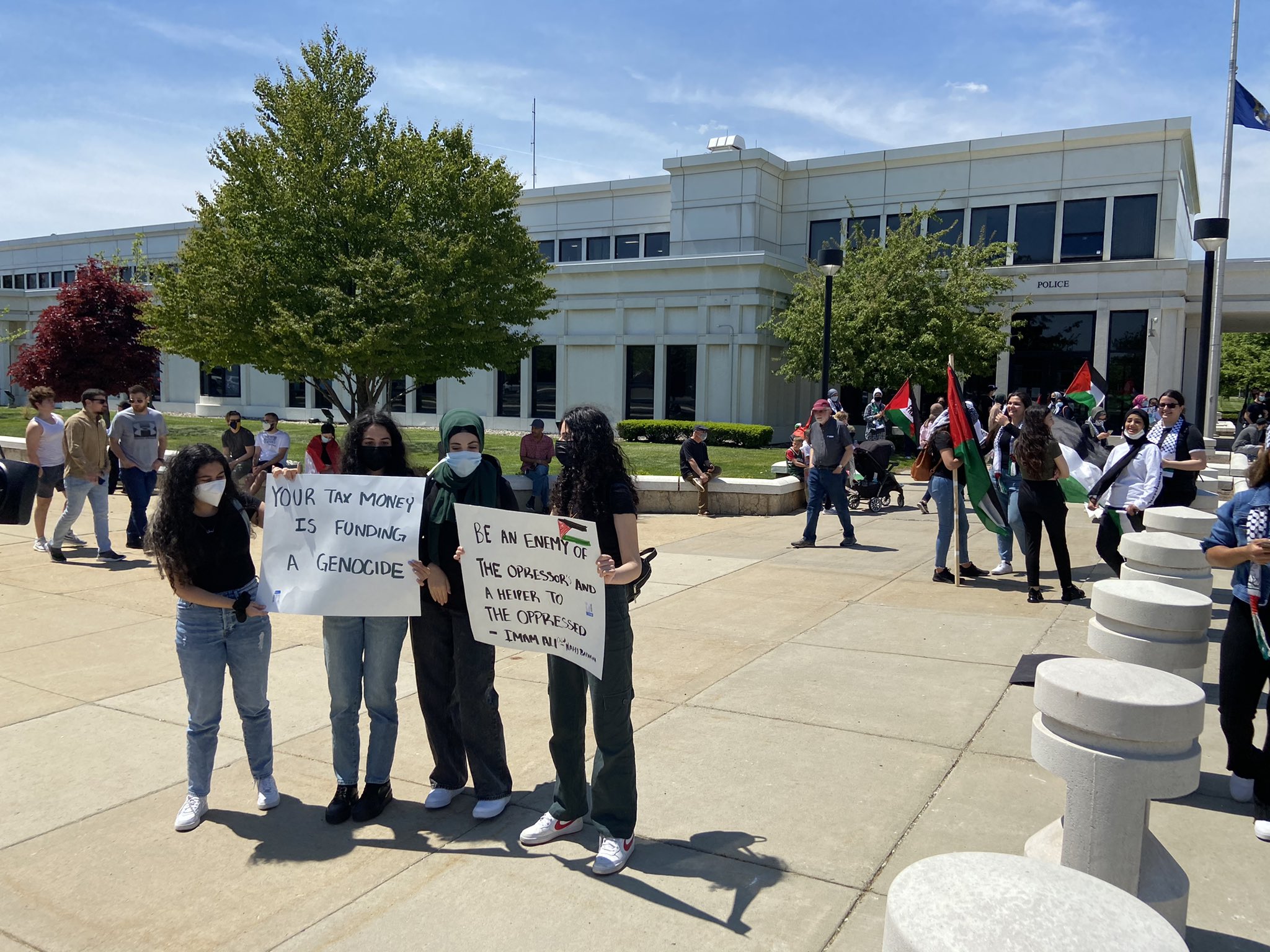 Myslimanët në SHBA i bëjnë pritë Biden me protesta në mbështetje të palestinezëve  