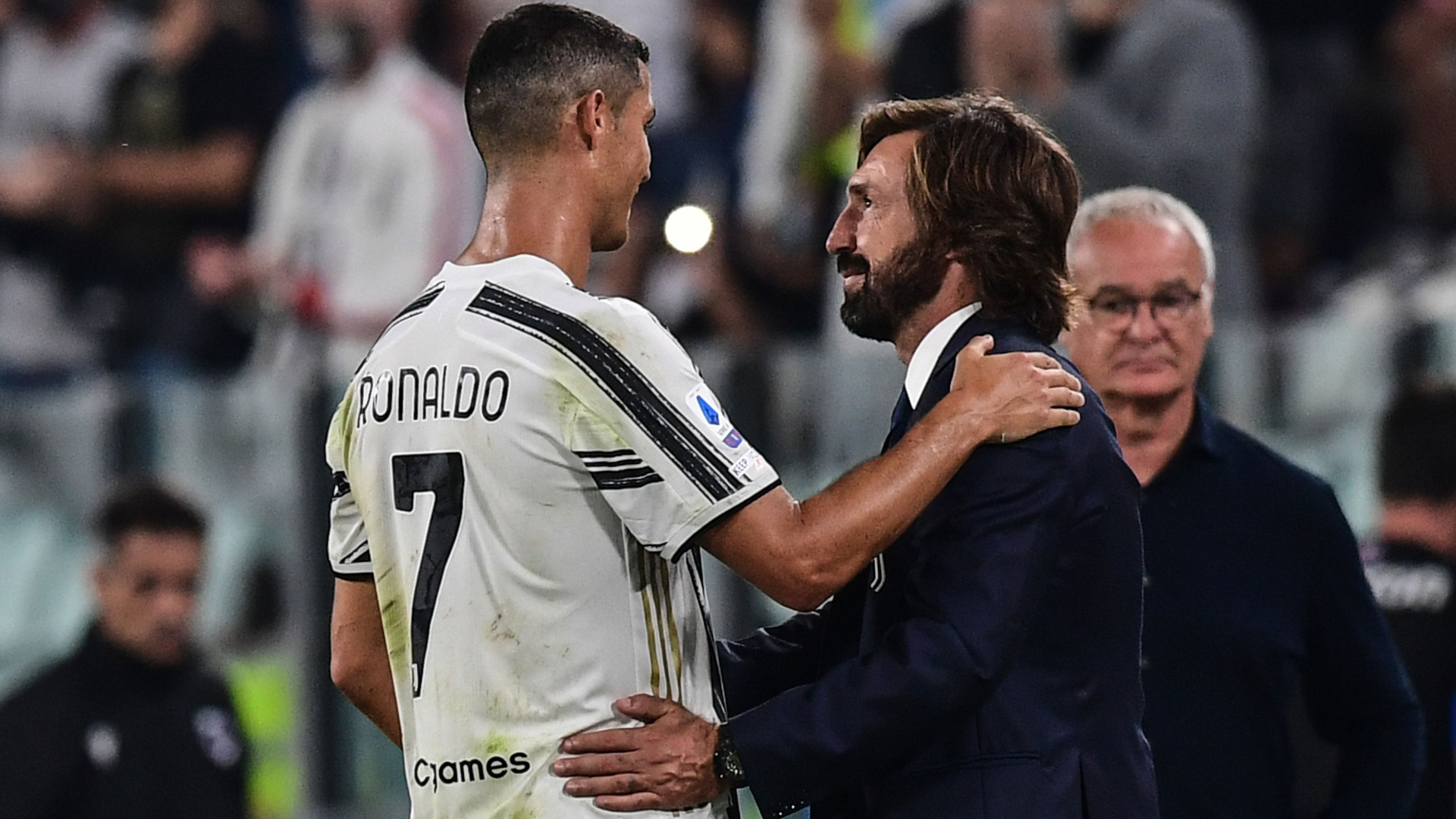 “Nder të stërvitesha nga ju, mjeshtër”, CR7 përshëndet Pirlon