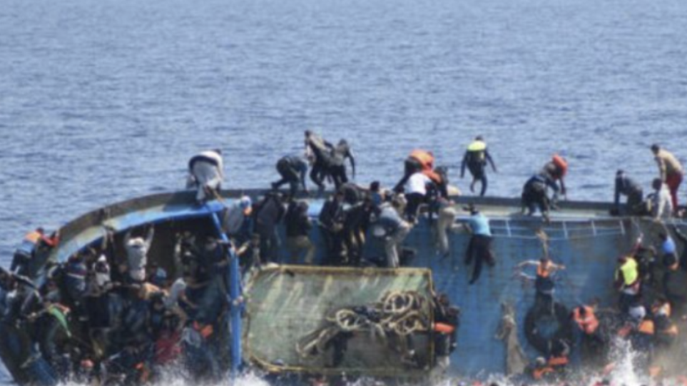 Përmbyset anija, mbyten 17 emigrantë në Tunizi