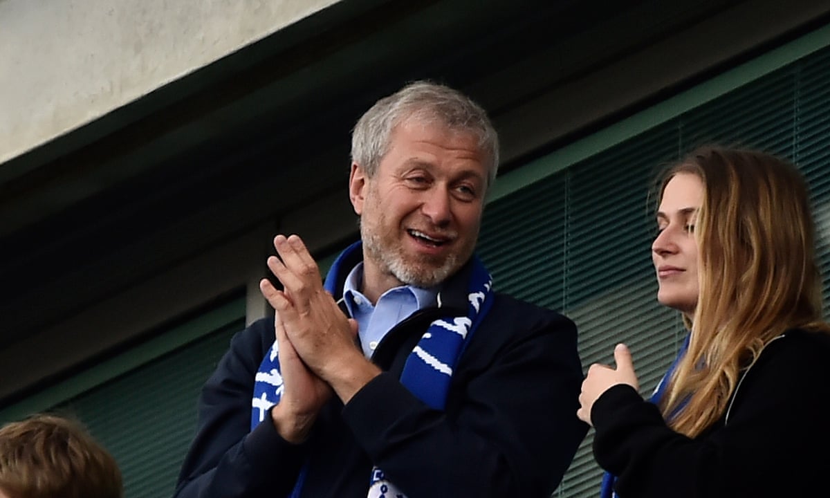 Çfarë do të thotë largimi i Roman Abramovich për londinezët e Chelsea?