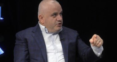 Artan Hoxha: Pluhuri i bardhë përgjaku rrugët e Shqipërisë