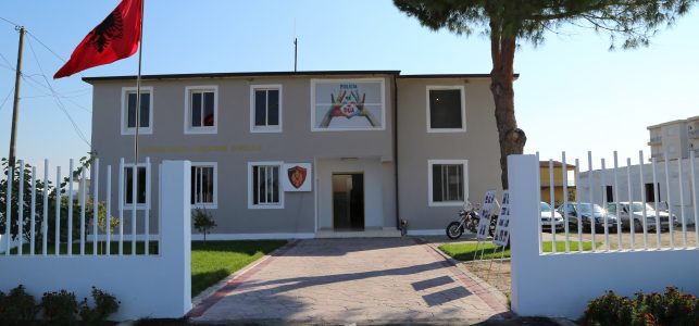 Përplasi 3-vjeçarin, arrestohet i riu që lëvizte pa patentë në Divjakë