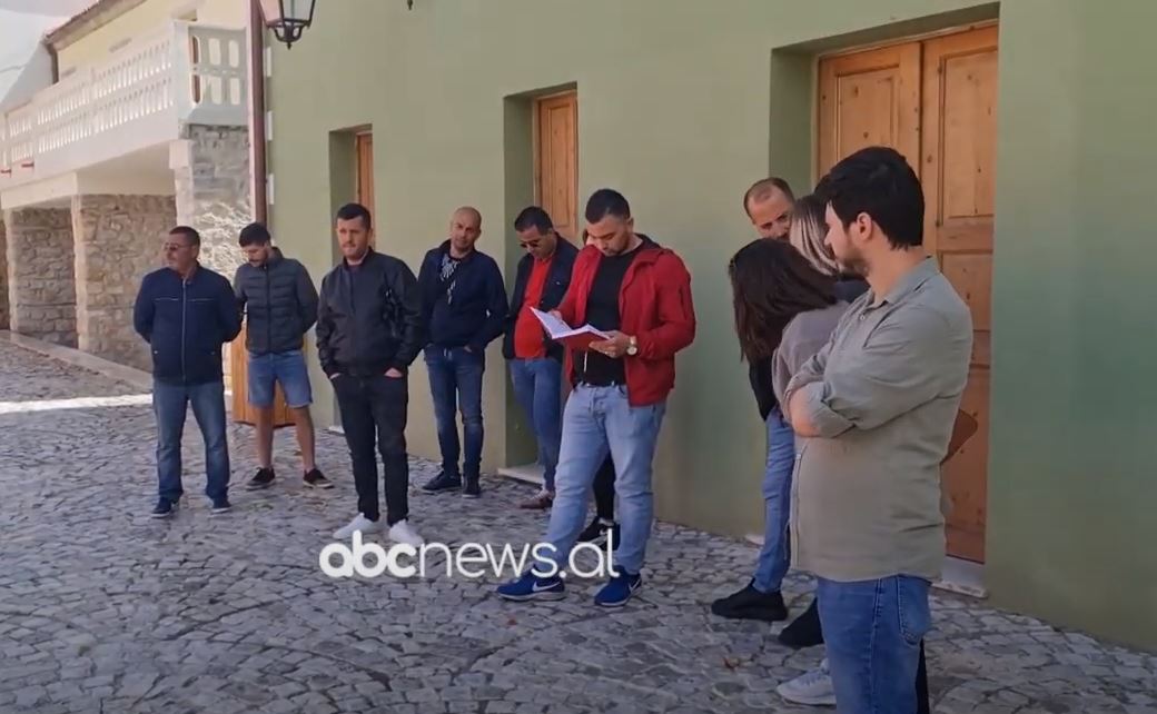 Bizneset protestë në Vlorë: Merrni masa për pusetat dhe qentë, policia selektive për muzikën