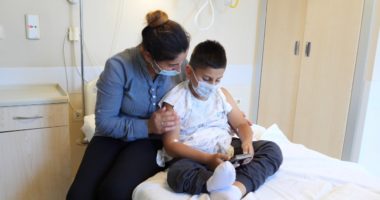 Pas 14 operacionesh pa sukses në Turqi, Spitali Amerikan bën të ecë 7-vjeçarin pa njërën këmbë