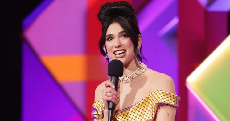 Dua Lipa nuk di të ndalet, fiton çmimin për këngëtaren më të mirë britanike në “Brit Awards”