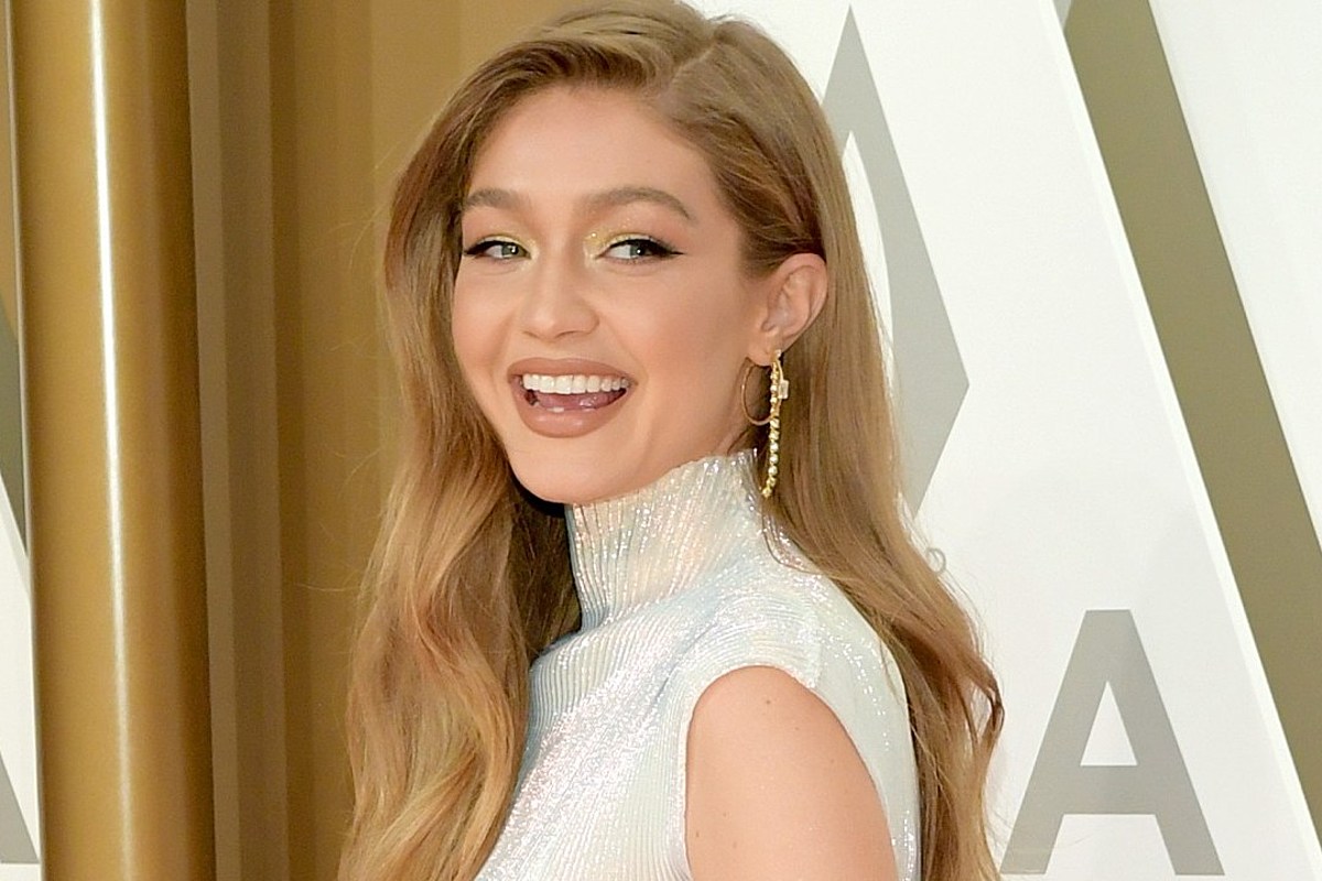 Jeni kuriozë të dini si dukej sot një vit më parë Gigi Hadid? Fotot flasin shumë më shumë