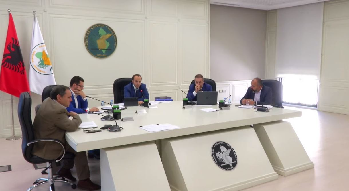 Ankimet për rezultatin e Beratit, Vlorës dhe Gjirokastrës, debate në KAS