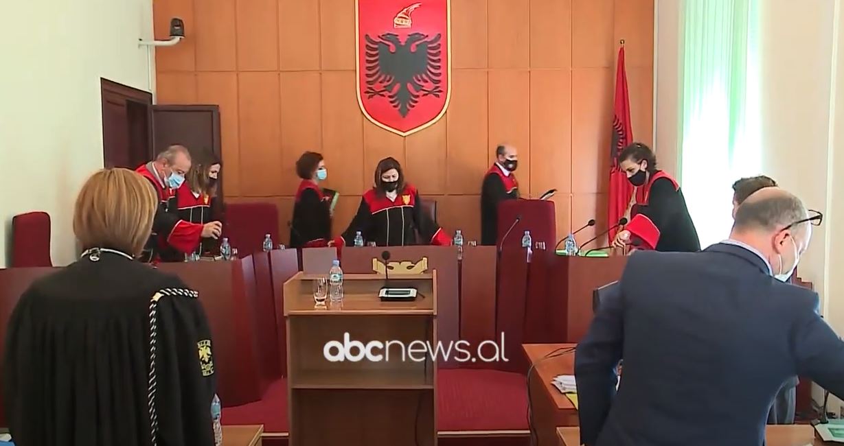 Dalin datat, Kushtetuesja “shuan zjarret” e politikës në qershor