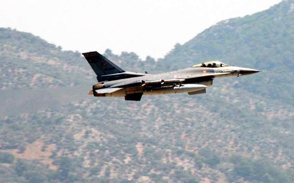 Sdida të reja, avionët F-16 turq kalojnë mbi Greqi