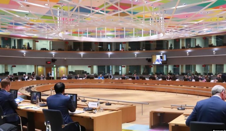 “Njerëzit, të zhgënjyer”, BE: Të nisin negociatat me Shqipërinë e Maqedoninë