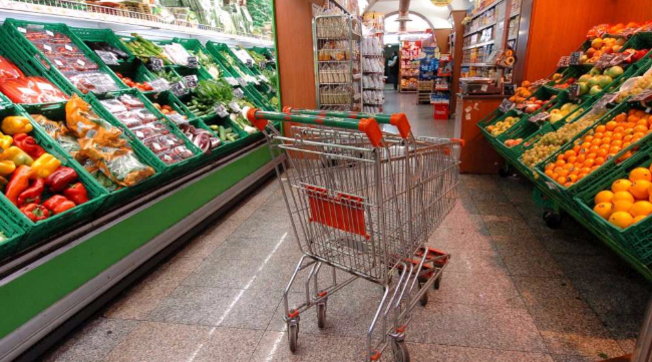 Ndodh në Itali, nëna harron vajzën 2 vjeçe në supermarket