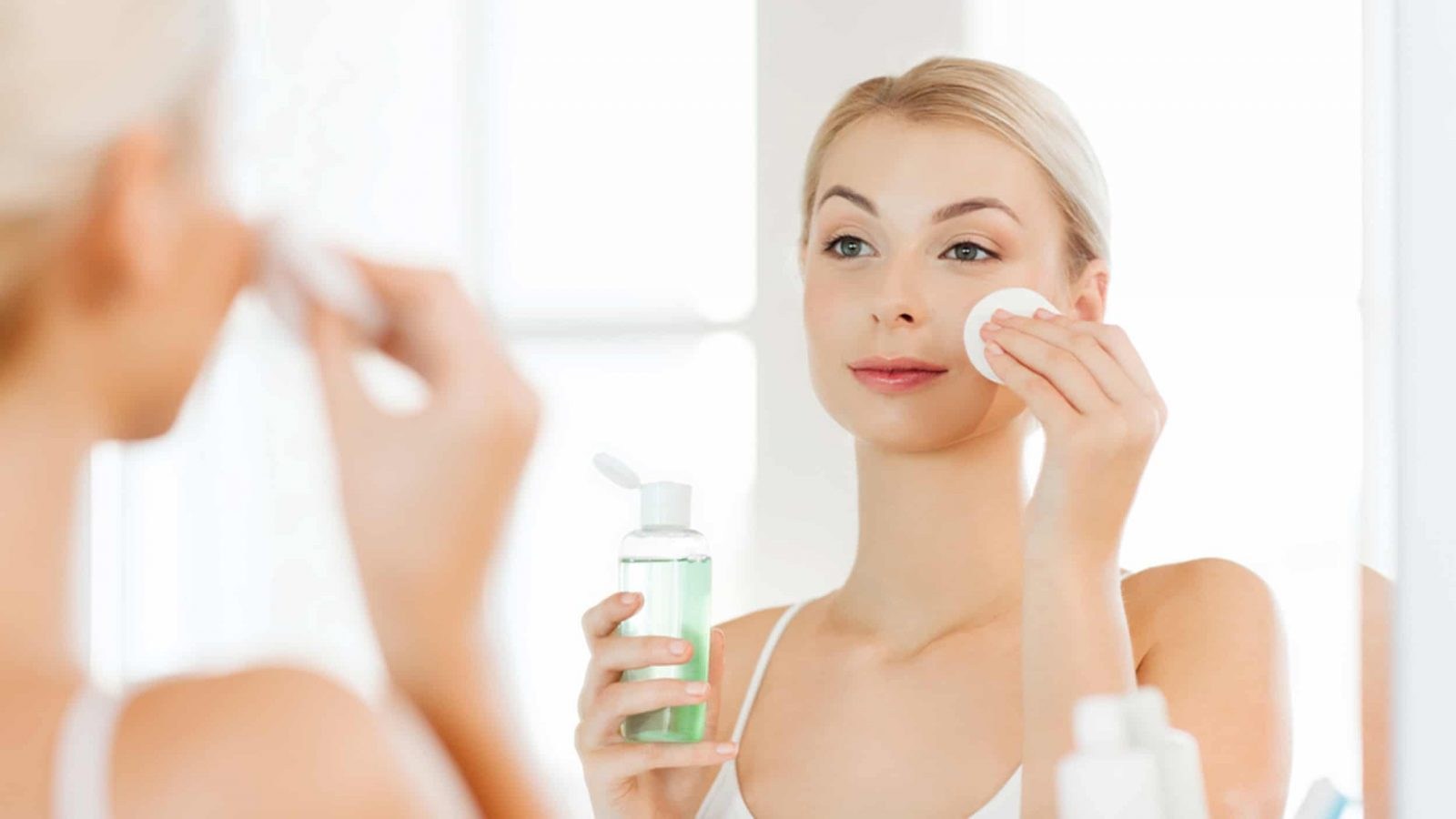 Radha e duhur që duhet të ndiqni kur aplikoni produktet e fytyrës