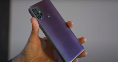 Me një çmim konkurues, Motorola nxjerr në treg telefonin rezistent ndaj ujit dhe pluhurit