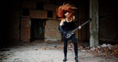 Adoleshenca: A mund t’i bëjë muzika fëmijët të dhunshëm?