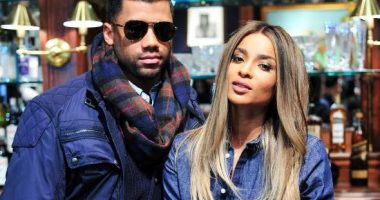 Këngëtarja pranon se u dashurua në shikim të parë me bashkëshortin e saj