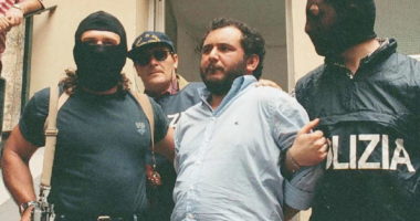 I shkriu në acid djalin 12 vjeç, gruaja e ish-mafiozit për bosin e mafias italiane: Si mund ta fal