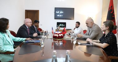 Ambasada amerikane zbardh takimet, Reeker: Shpalljet non-grata në interes të sigurisë kombëtare