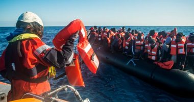 A e rrisin numrin e refugjatëve misionet e shpëtimit në det?