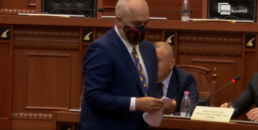 FOTO/ Votimi për shkarkimin e Metës, Rama nuk shkon në dhomën e fshehtë