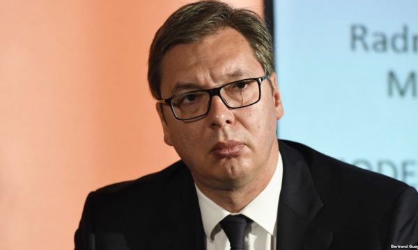Dënimi i Mlladiçit, Vuçiç ankohet për drejtësi selektive nga Haga dhe përmend Haradinajn