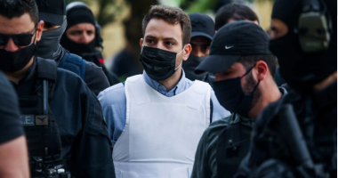 Piloti grek që mbyti gruan bën kërkesën e papritur: Dua të punësohem në burg, të më ulet dënimi