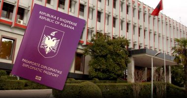 Qeveria vendos për pasaportat diplomatike