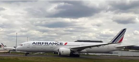 Alarm për bombë në një avion në Aeroportin Charles de Gaulle në Paris