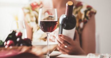 A na ndihmon në të vërtetë alkooli të qetësohemi