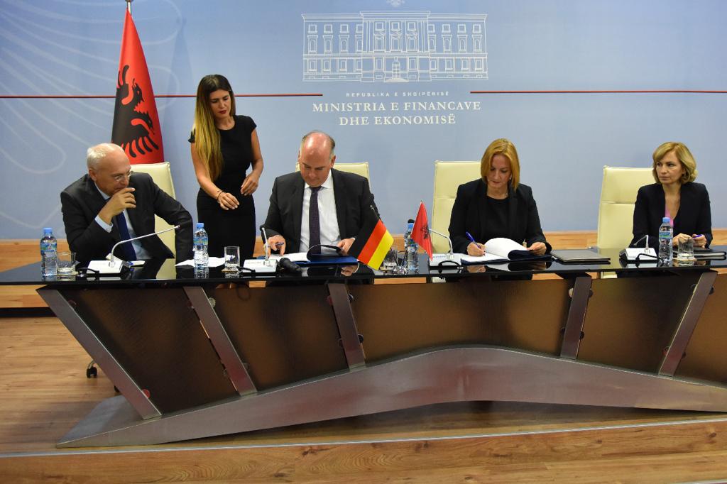 Denaj dhe Zingraf nënshkruajnë marrëveshjen, KfW financon 100 milion euro për elektro-energjetikën